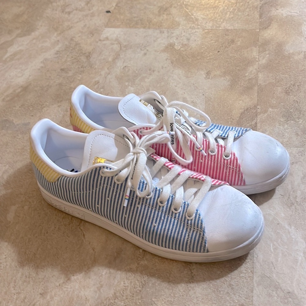 9.5 Stan smiths adidas shoe